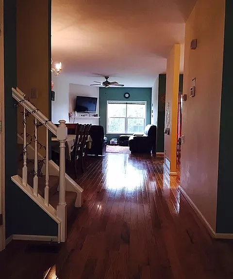 2402 Braken Ave — Photo 4