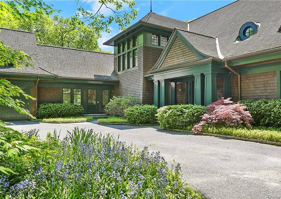 1st image of 150 Hook Rd
