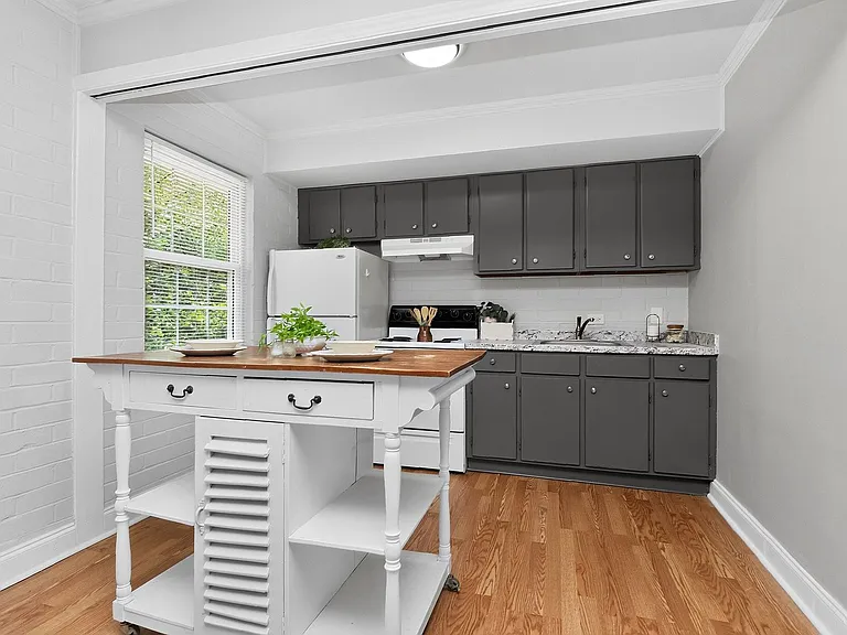 1617A Fulton Ave — Photo 11