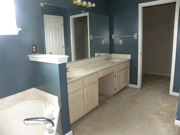 1821 Wharfside Dr, Shelby, TN 38018