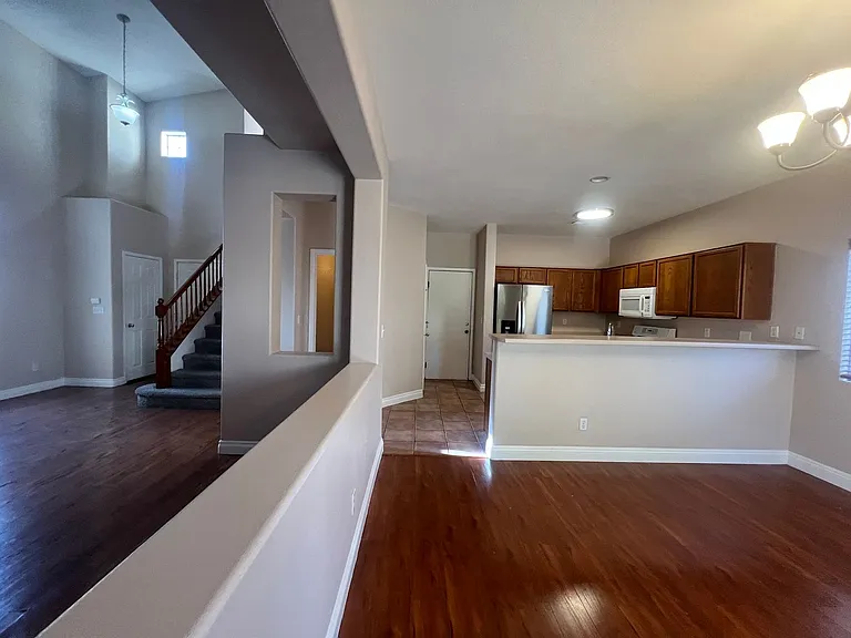 8829 Rising Creek Ct — Photo 10