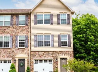 1530 Greystone Pl, Hellertown, PA 18055