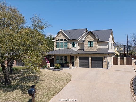 3rd image of 503 Dexter Dr