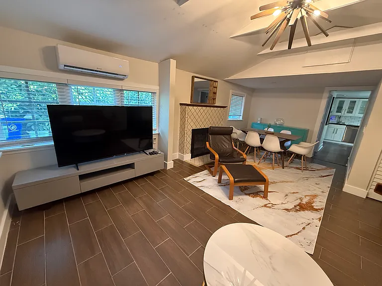 331 Lauderdale Trl — Photo 10
