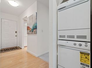 10423 NE 32nd Pl APT E306, Bellevue, WA 98004