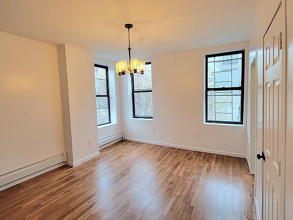 2nd image of 476 Smith St #2