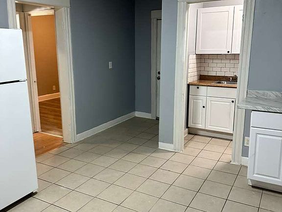 5th image of 287 W Ivy St #1