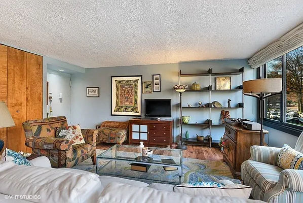 Sold by Shares of New York Marketing LLC | media 2