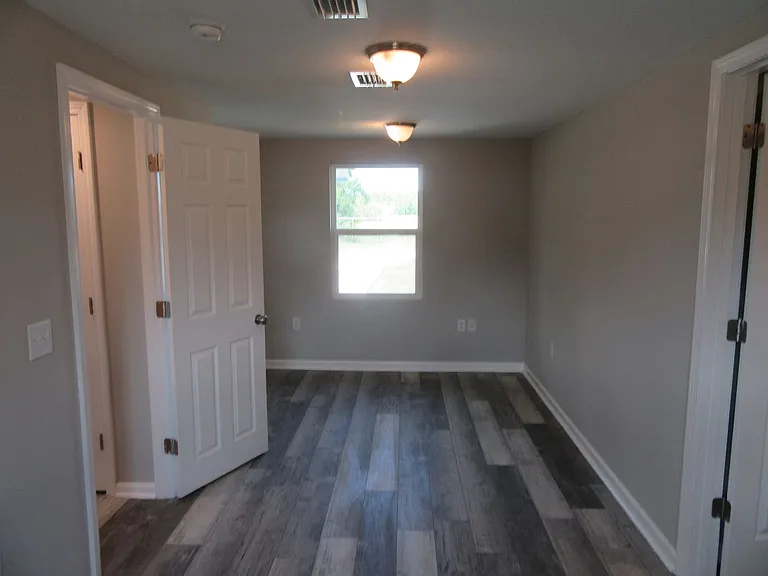 9825 Clarence St — Photo 12