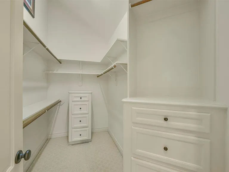 2307 Sheridan St — Photo 37