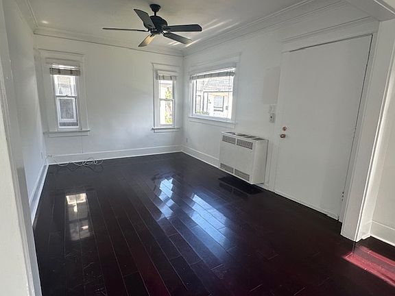 4th image of 652 California Ave APT B