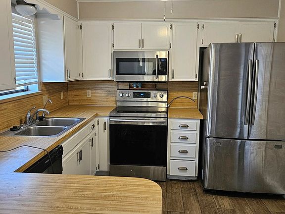 3rd image of 1605 Kansas Ave