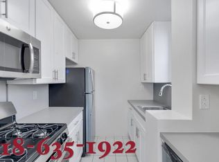 82 E 208th St, Bronx, NY 10467