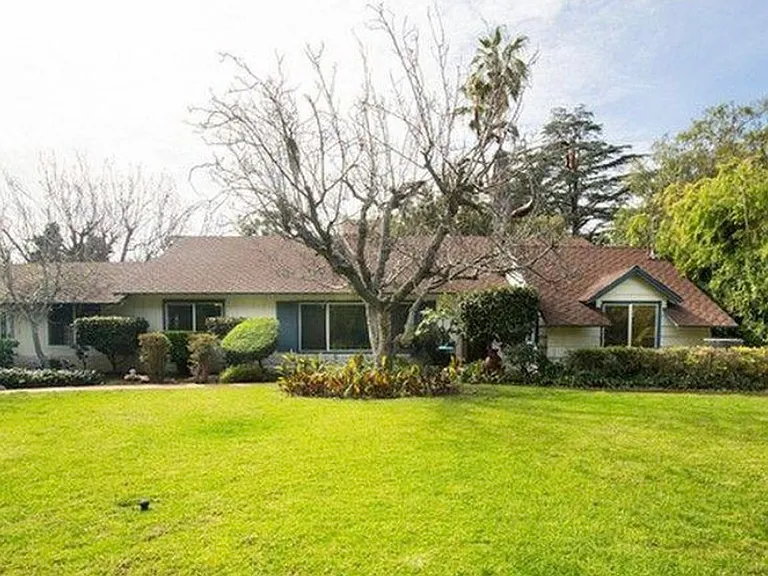 6215 Allott Ave — Photo 4