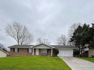 5432 Village Garden Dr, Ooltewah, TN 37363