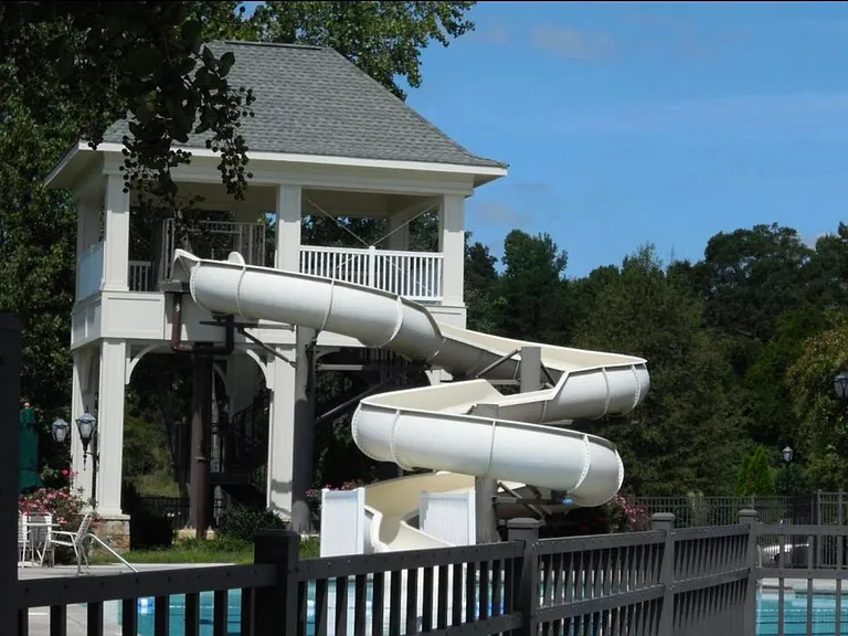 Community twist slide