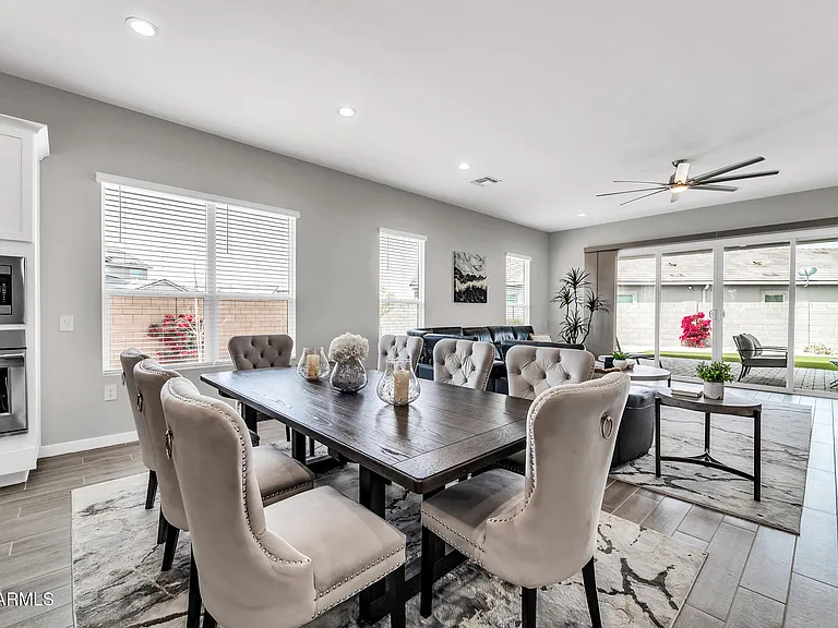 10518 W Albert Ln — Photo 12