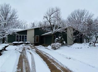 4774 Persimmon Ln, Brunswick, OH 44212