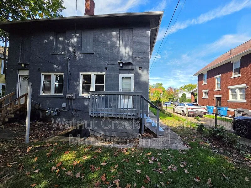 3 bed, 1.0 bath, 1216 sqft, $1,195 — Photo 4