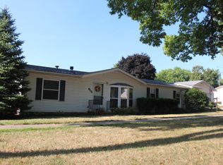 815 1st St, Lake View, IA 51450