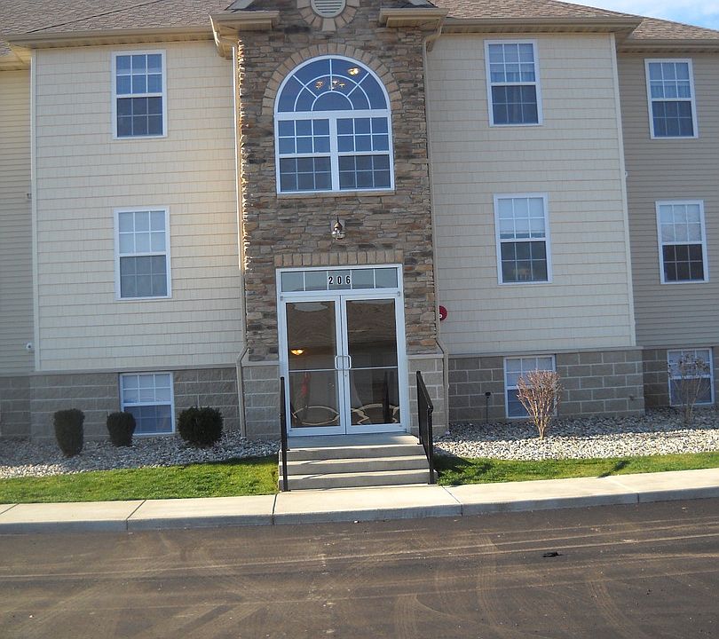 1st image of 200 Plymouth Ln #13