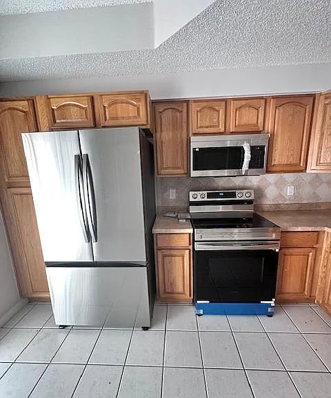 9874 NW 57th Mnr #9874 — Photo 2