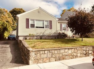 243 Oak Grove Ave, Fall River, MA 02723