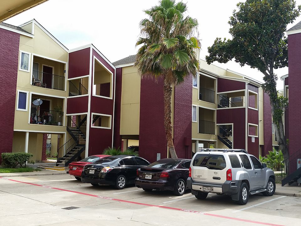 1st image of 3141 S Broadway St #46