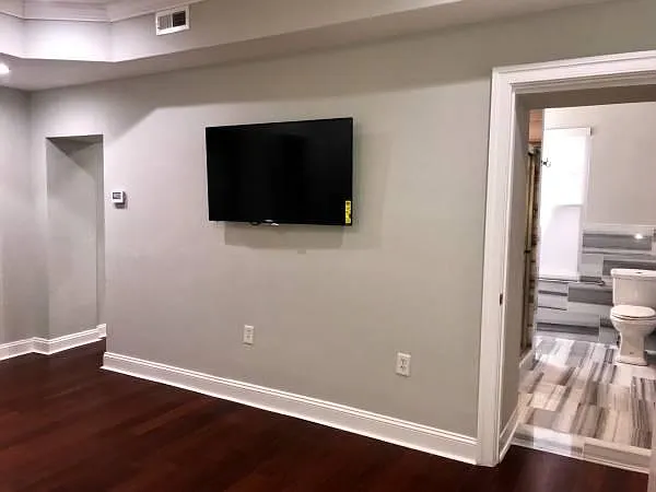 Studio, 400 sqft, $930 — Photo 1
