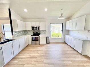 5227 Gato Del Sol Cir, Zephyrhills, FL 33544