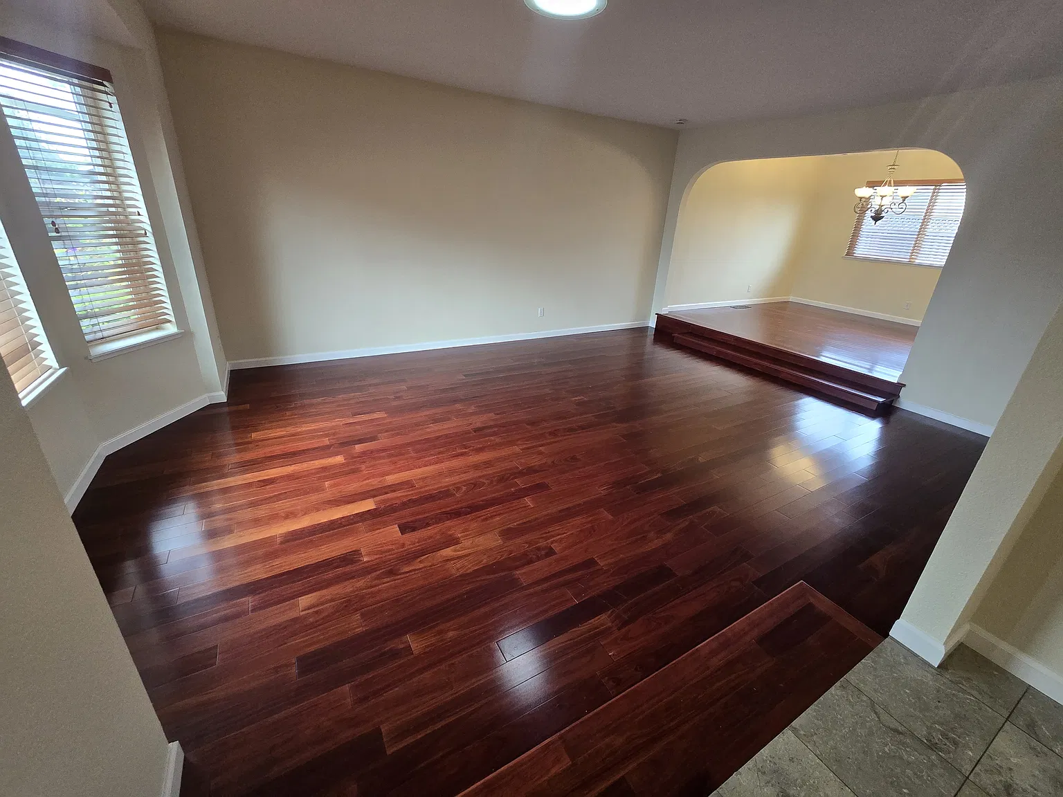 4 bed, 2450 sqft, $7,800 — Photo 2