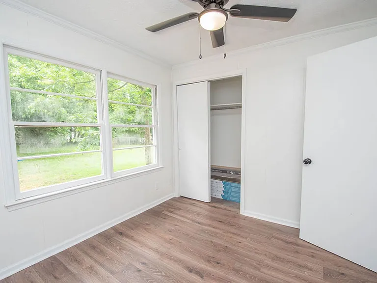 903 Georgia Ave — Photo 17