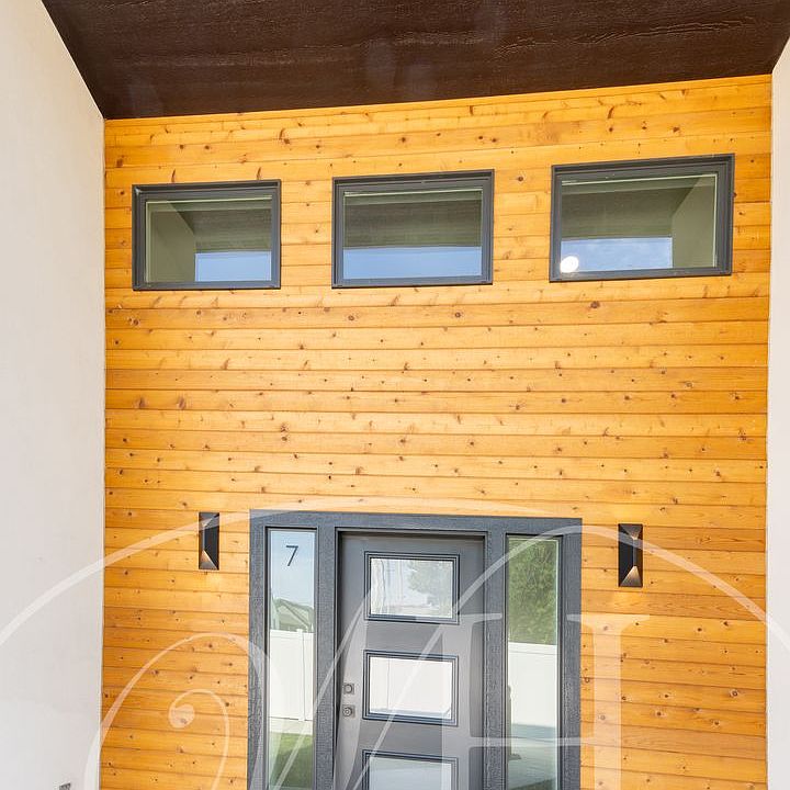 Building Photo 5