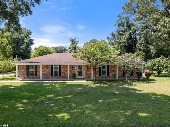 566 Malaga Dr, Satsuma, AL 36572