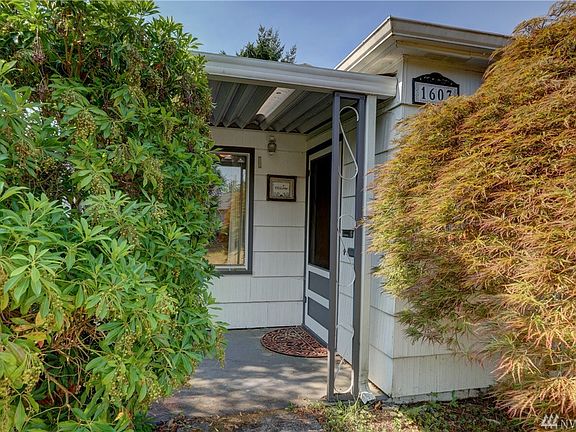 Greet your guests on the cover front porch. 