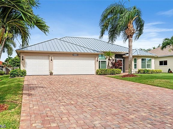 3rd image of 2535 SW 28th Ave