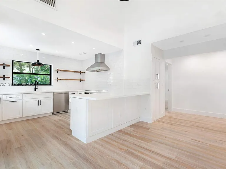18 Hersey Dr — Photo 15