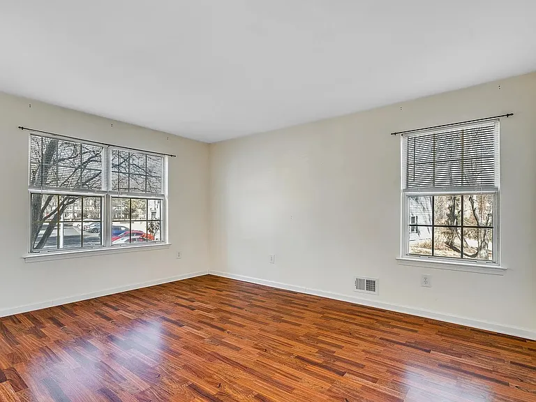 31 Cypress Ct — Photo 8