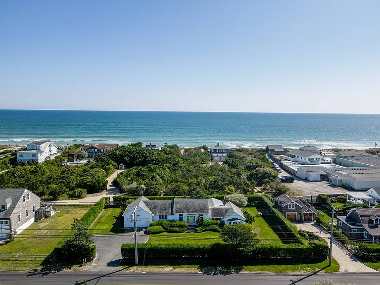 76 Dune Rd — Photo 1