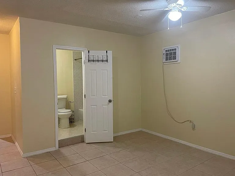 13016 San Antonio Woods Ln — Photo 7
