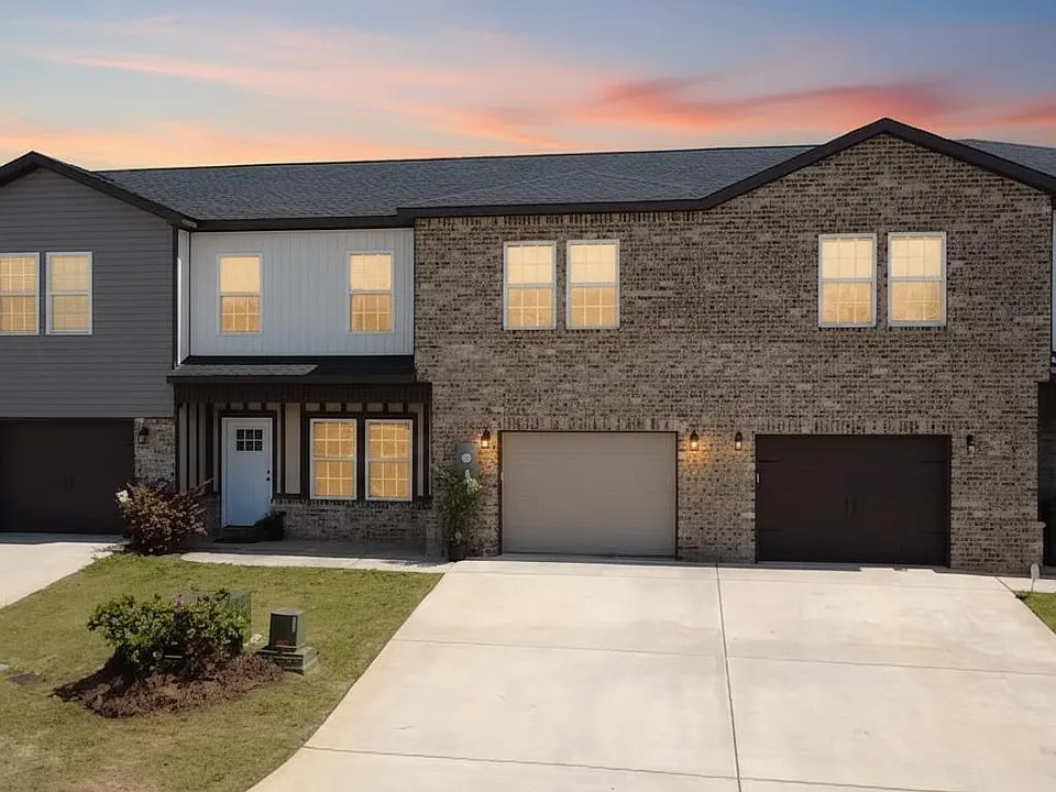 212 Beau Claire Cir