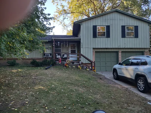 1394 Carriage Hill Dr SE, Kentwood, MI 49508