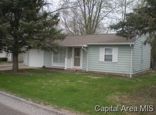 30721 Circle Dr, Girard, IL 62640