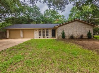 204 Briar Cir, Sealy, TX 77474