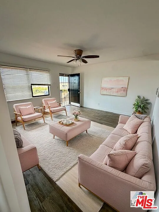 1 bed, 1.0 bath, 355 sqft, $2,000 — Photo 3