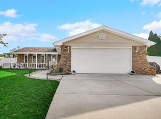 10015 Garfield Ln, Crown Point, IN 46307