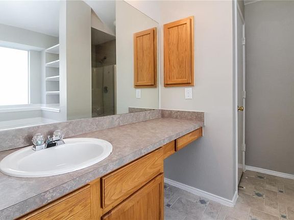 4th image of 336 Tanglewood Pl