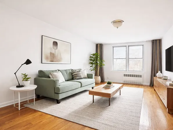 150 Hawthorne Street image 1 of 6