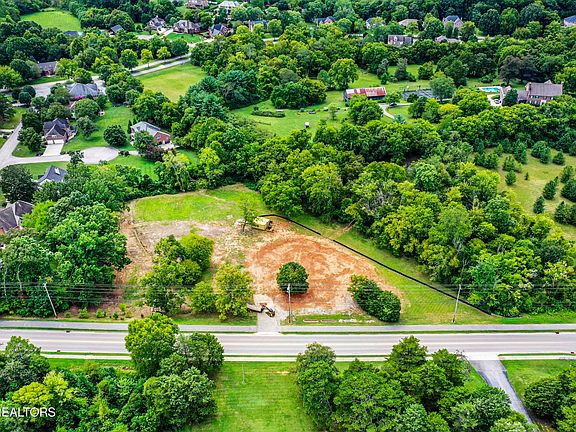 4th image of 317 Everett Rd