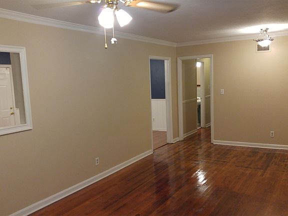 Living room with view to the kitchen